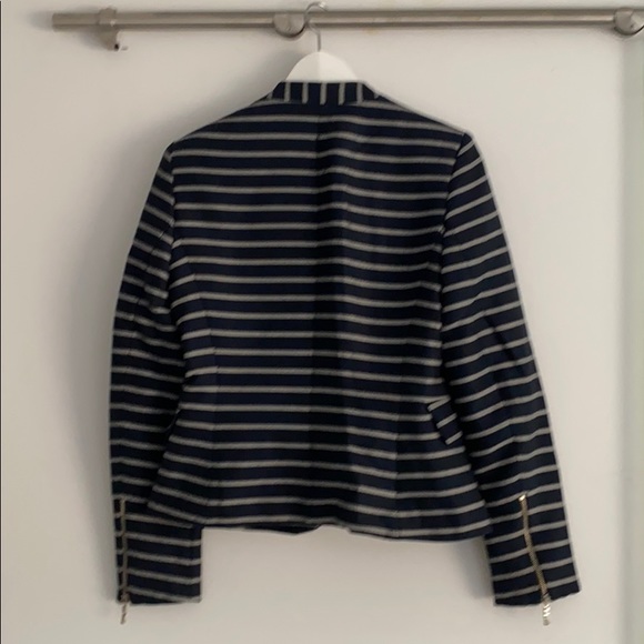 Zara Basic Stripe Blazer - Picture 4 of 5